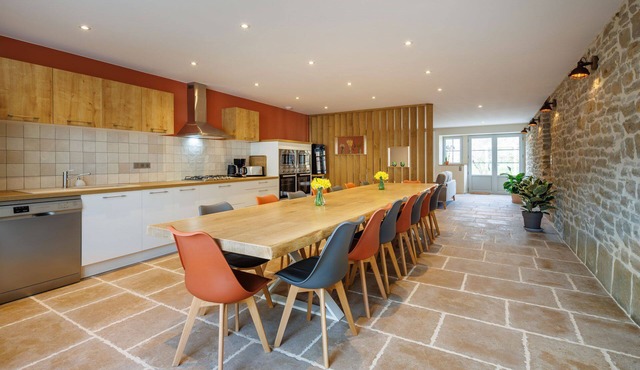 Jolie Maison Vigneronne à L'atmosphère Cosy et Spacieuse