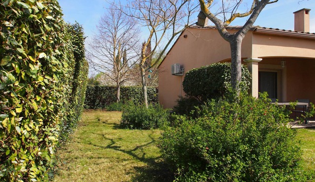 Jolie Maisonnette Indépendante au Cœur D'un Charmant Village