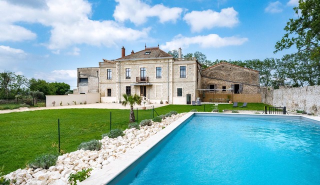 Jolie masdame - Sauzet