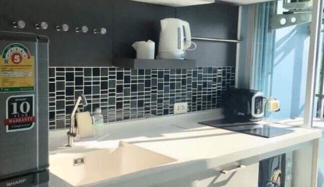 Jolie studio meuble avec lits doubles personnes sur Lucenay, prox commerces.