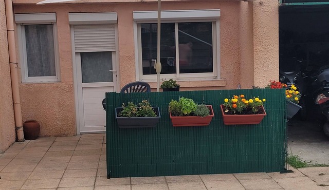 Jolie t2 Proche Toute Commodités. Autoroute sud Plage Métro. Petit Jardin Priver