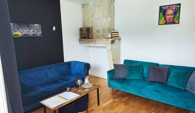 Jolie villa avec piscinea 8km from st Emilion