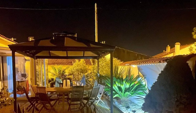 Jolie Villa Avec Jacuzzi : "Au P'tit Bonheur"