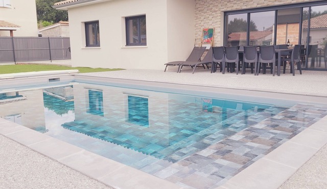 JOLIE VILLA WITH SWIMMING POOL BETWEEN OCEAN VINEYARD AND BORDEAUX