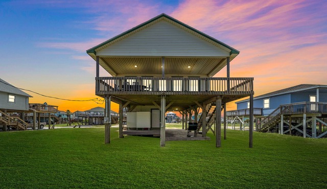Jolly Roger|BeachBox|Close Beach Access/Firepit!
