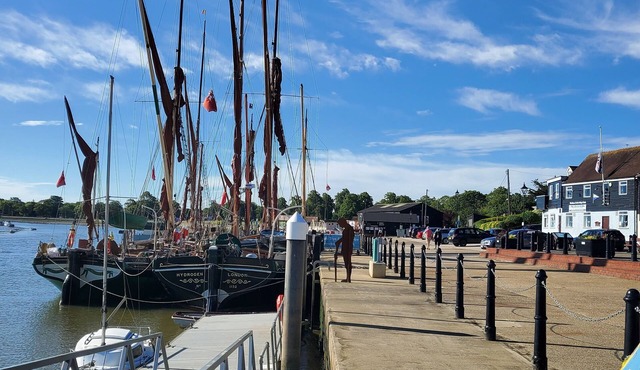 Jolly Sailor- Fish on the Quay