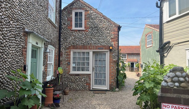 Jollyboat Cottage,Blakeney,Bijou Coastal Bolthole for 2.Close to Quay & Pub/shop