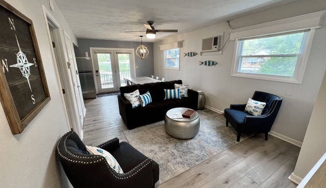 JOMO - Unit 2 TriTerrace *Relax Lakefront *Enjoy Fam