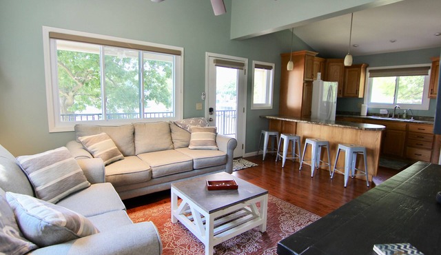 JOMO - Unit 3 TriTerrace *Relax Lakefront *Enjoy Fam