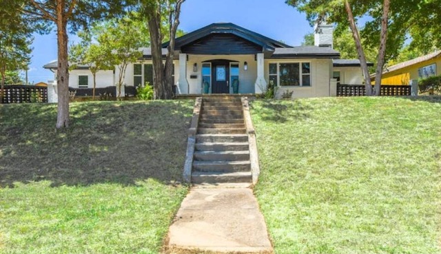 Jonair's Stockyard House ,Walk to Stockyards!