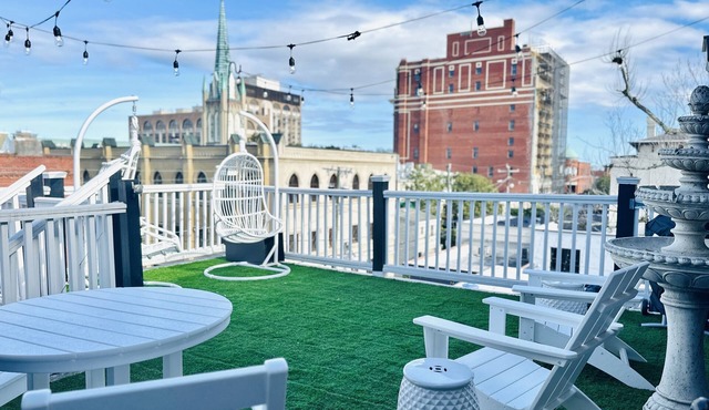 Jones St Penthouse/Private Rooftop with Stunning Views/FREE Golf Cart