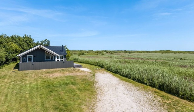 "Jonna" - 700m from the sea by Interhome