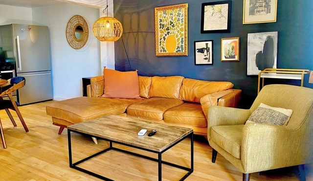 Joplin House ° Group Stay for Spring
