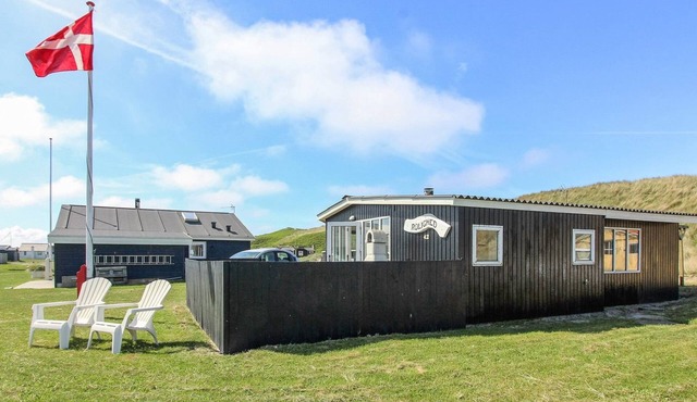 "Jorie" - 100m from the sea by Interhome