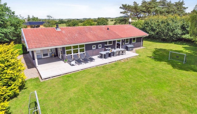 "Jorinde" - 1km from the sea by Interhome