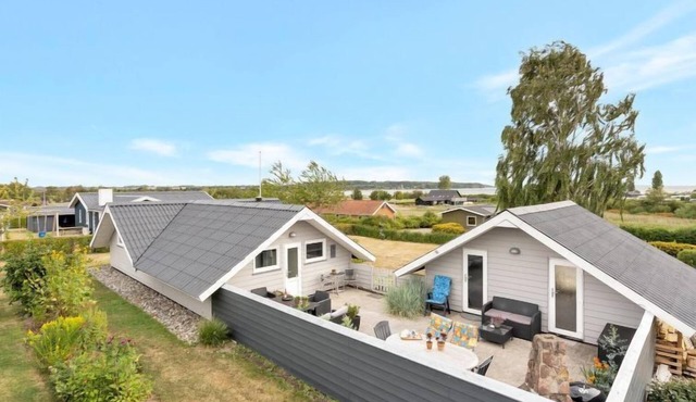 "Josef" - 500m from the sea by Interhome