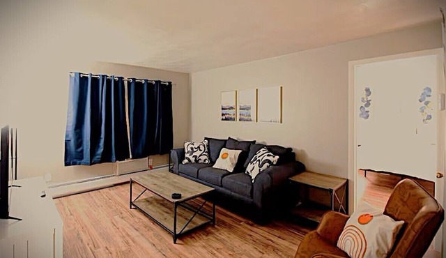 Joshua Jet-Wing, Condo-minutes to Wright Patterson Airforce Base & WSU, WiFi, AC