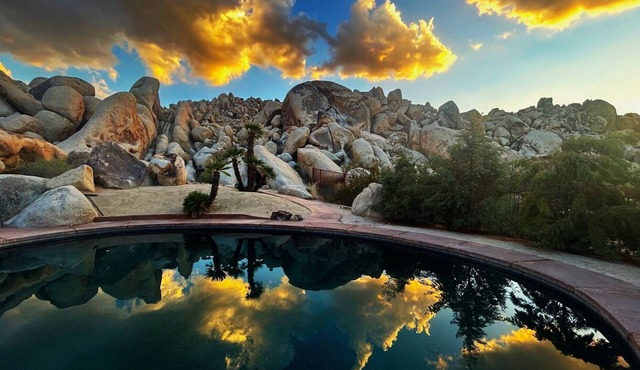 Joshua Tree Retreat, Private pool, Garden and Cave-inspired-Private Estate