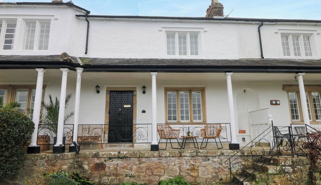 JOSIE, pet friendly, character holiday cottage in Pentewan