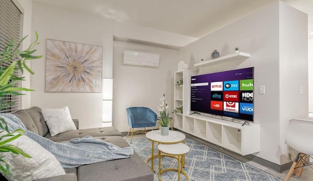 Journal Commons 425 Glamorous 1BR Suite Fast WIFI Fiser Forum