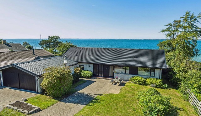 "Jovana" - 40m from the sea by Interhome