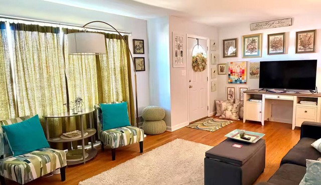 Joy for your Journey - 3-bedroom house in peaceful Spartanburg w/WiFi, Kitchen