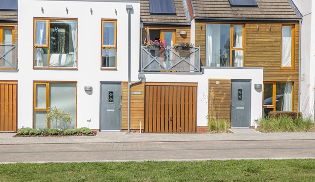 JOYANCE, family friendly, luxury holiday cottage in Street