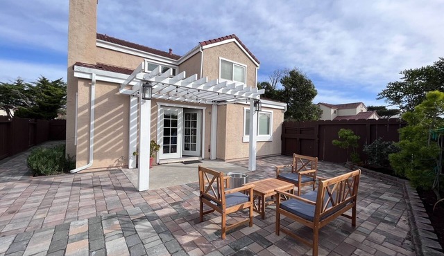 Joyful Home near Monterey, Carmel, Pebble Beach, Big Sur- STR25-000023