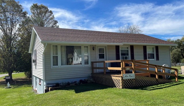 JR's Place Under 5 minutes to Dreams Park or Cooperstown, game room