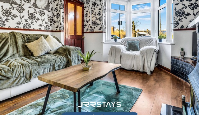 JRR Stays - Birmingham - 3 Bedroom home near Heartland Hospital, Airport and NEC