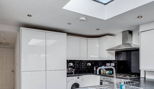 JRR Stays - West Midlands - Coventry - CV1