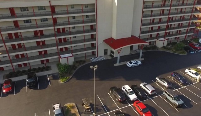 JT² Luxury Penthouse Condominium - 3BDRM, 4BD, 3FBA, Pool, Gym, Hot Tub