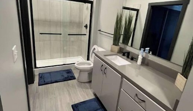 Ju'Elle Blue Luxury One Bedroom Apartment!
