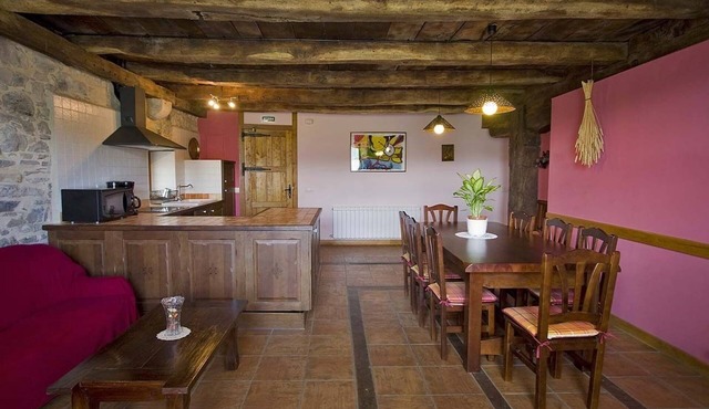 Juansarenea - Sukaldeberri. Cozy rural house.