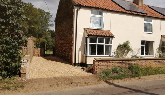 Jubilee Annexe is a cosy cottage in a peaceful West Norfolk Village.