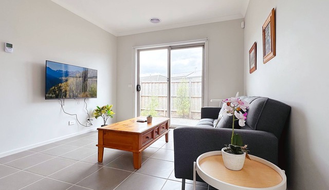 Jubilee Home/3B2B2C/Avalon Airport/Smart TV/Dryer