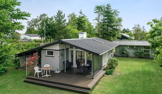 "Juditha" - 400m from the sea by Interhome