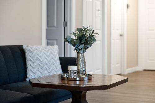 Judkins Upper Suite Near Downtown & Light Rail
