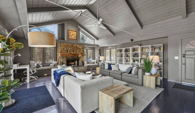Jug End Crest | Fireplace Sunroom Central Air