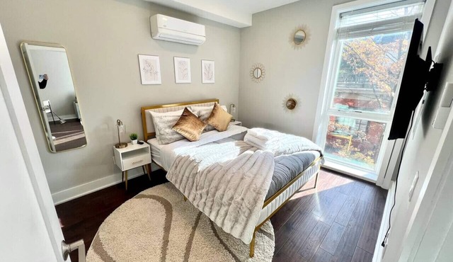Juliet Balcony | Cute & Cozy Center City 1BR Apt