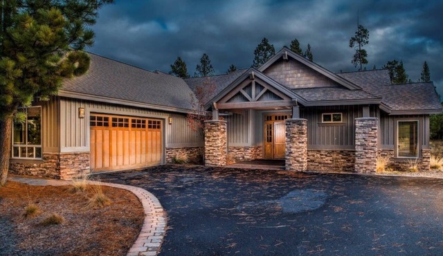 July 12-19th JUST OPENED Happiness Just Around The Bend, Caldera Springs, Bend