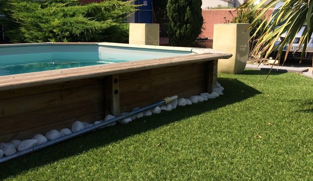 July and August rental villa 140m², sleeps 8, swimming pool, 25 mins from the sea.