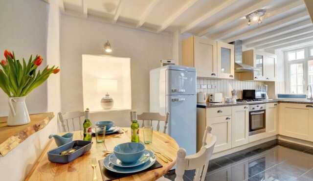 July Cottage - Two Bedroom House, Sleeps 4