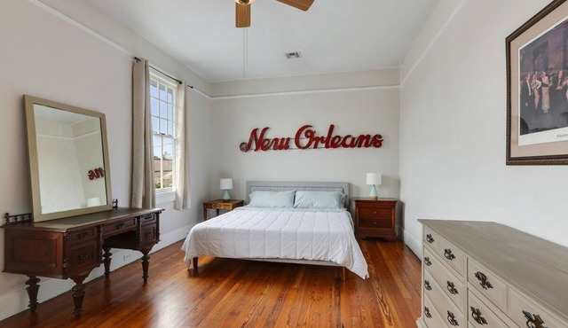 Jumbo 3BR Loft Directly on Freret Street w/Parking