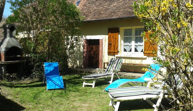 Jumilhac le grand- House of character with garden