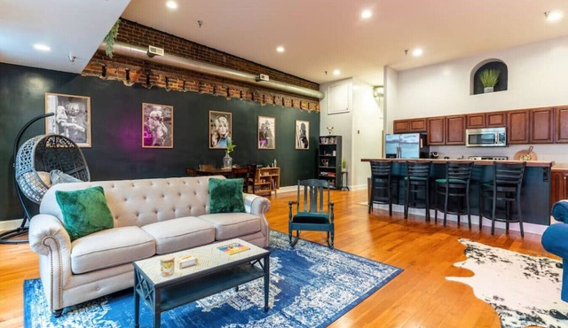 Jump right into the heart of Downtown Knoxville