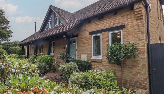 JUNE COTTAGE, pet friendly, country holiday cottage in Wool