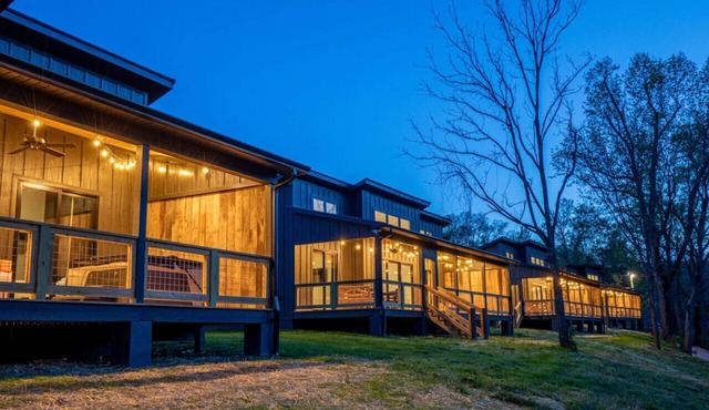 Juneburger Chalet on The Watauga River