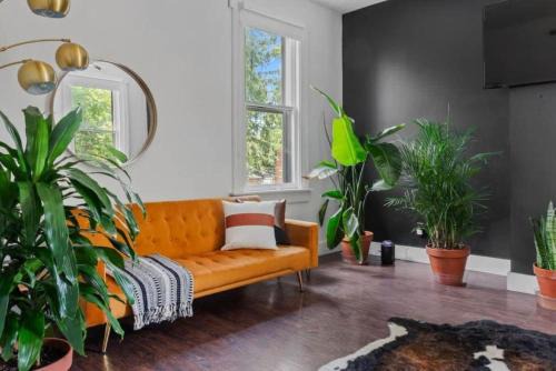 Jungle House Chillicothe - Luxury Downtown Homes Free Parking