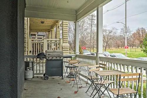 Jungle House Luxury Homes - Columbus Downtown Short North - Steps to Convention Center & Nationwide Arena - Sleeps up to 24 - Free Parking - Over 5,800 Five Stars